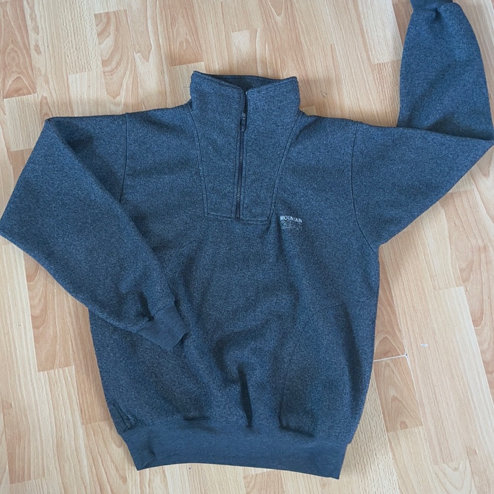 Vintage men’s mountain gear half zip sweater